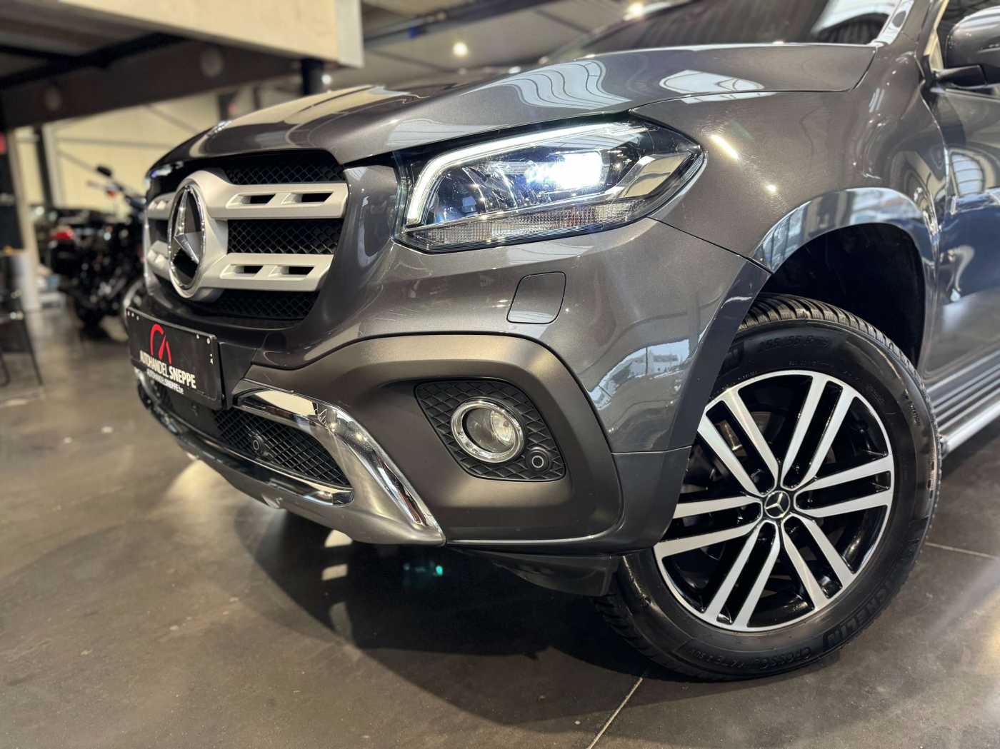 Mercedes-Benz X 250